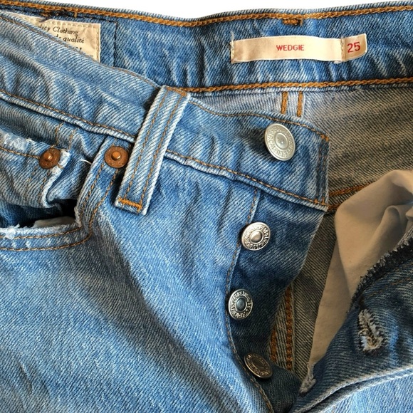 Levi’s Wedgie Fit Premium Jeans Jazz Devoted Size 25 Medium Wash - Picture 13 of 16